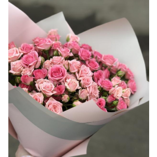 15 кустовых розовых роз